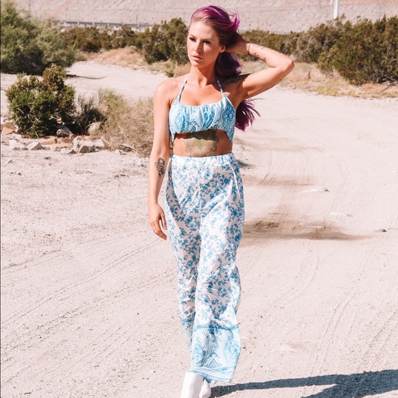 Top and pant set - Picture 1 of 3